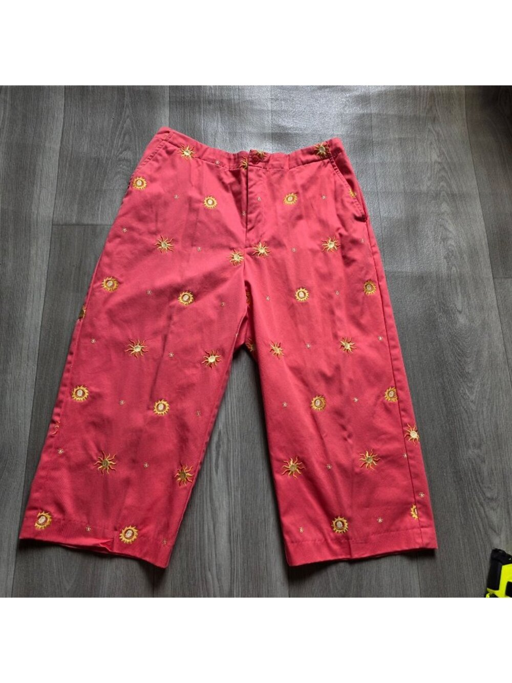 Northern Isles Womens Pink Embroidered Sun Capri Pants Size 10
